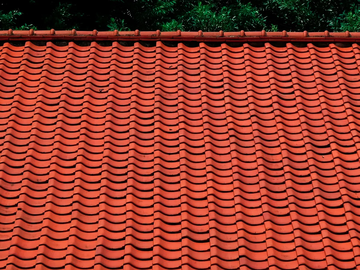 Toiture en tuiles de terre cuite